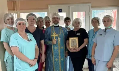 Отделение новорожденных освятили в больнице Благовещенска