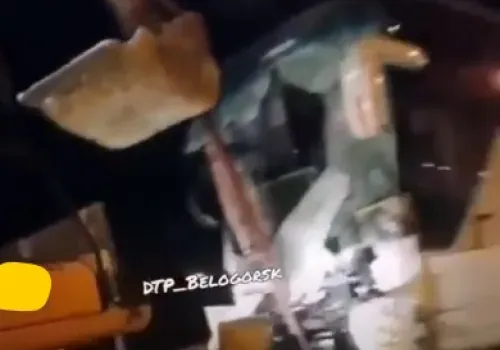 Автобус и экскаватор попали в жесткое ДТП на трассе рядом с Серышево