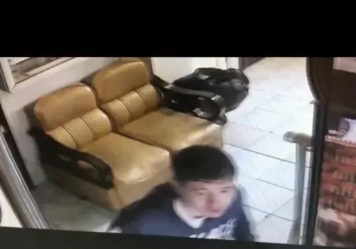 Полиция просит опознать подозреваемого в квартирной краже в Чигирях 