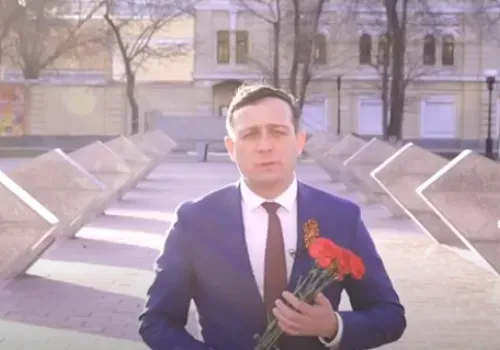 С Днем Победы стихотворением поздравил амурчан председатель Заксобрания Вячеслав Логинов