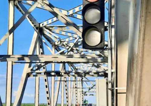 Светофоры появились на мосту через Зею в Благовещенске