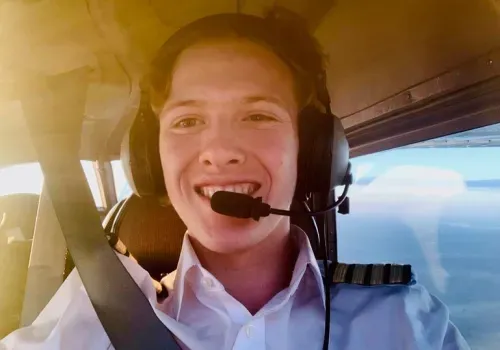 18-летний британец на своем самолете прилетел в Благовещенск