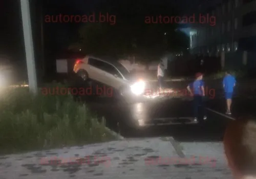 Автомобиль упал в перекоп на перекрестке в Благовещенске