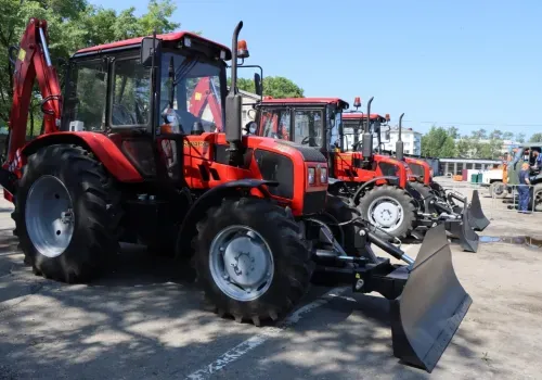 Спецтехнику поставляют в амурские муниципалитеты для восстановления дорог после паводка