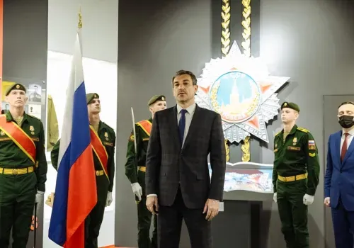 Василий Орлов стал участником церемонии передачи капсулы с землей с мест боев