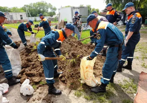 Село Владимировка готовится к приходу большой воды