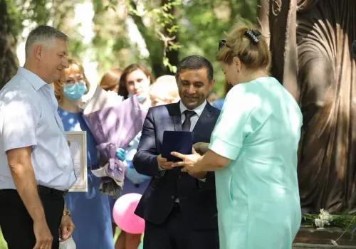 Медаль "За любовь и верность" вручат 73 супружеским парам Приамурья