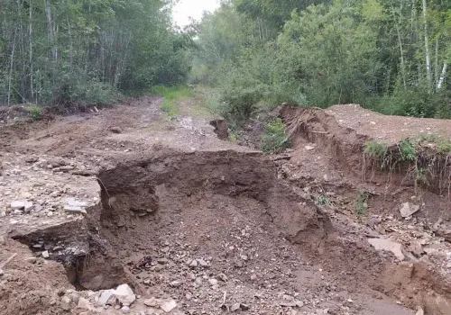 В Тындинском районе ввели режим ЧС после схода селя на дорогу
