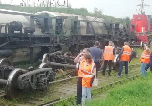 Цистерны с топливом сошли с рельсов в Амурской области