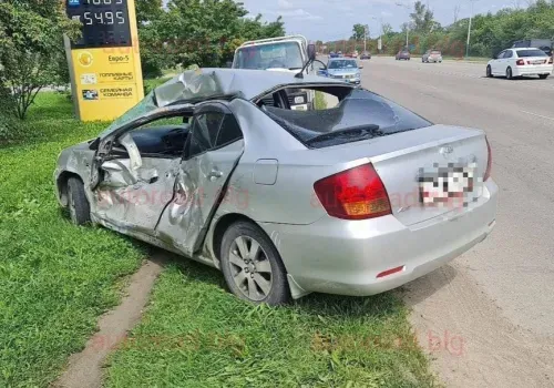 Автомобиль "потрепало" КамАЗами на подъезде к Благовещенску 