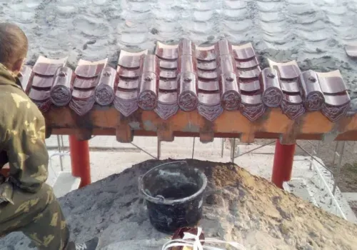 Крыши беседок в благовещенском парке Дружбы покроют керамочерепицей из Китая