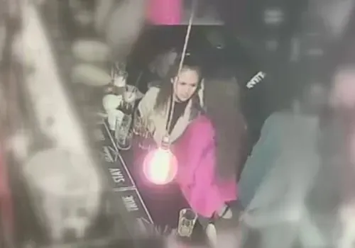 Полицейские разыскивают девушек, возможно причастных к краже в ресторане Благовещенска