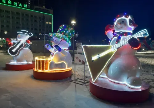 Баба Яга и Гулливер со светодиодной подсветкой появятся на новогодней площади Благовещенска