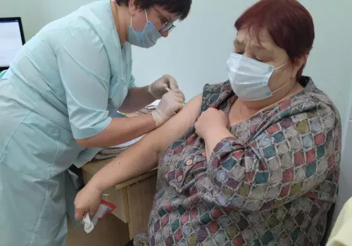 К пунктам вакцинации 2679 амурчан доставили службы "Мобильная бригада"