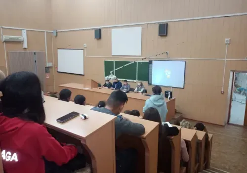 Профессию педиатра предложила выбрать студентам АГМА министр здравоохранения