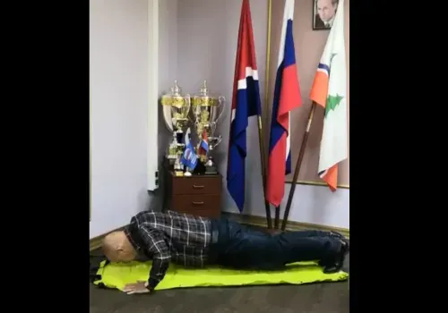 Отжимания в поддержку участников Олимпиады выполнил глава Мазановского района