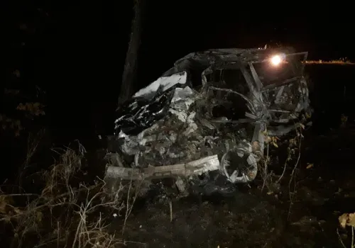 Два человека погибли в сгоревшем автомобиле на трассе Благовещенск - Свободный