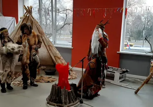 С жизнью эвенков и казаков познакомили амурчан на "Библионочи" (фото)