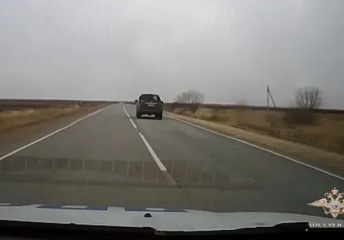 В погоне за угнанным автомобилем участвовали сотрудники ДПС в Белогорском районе