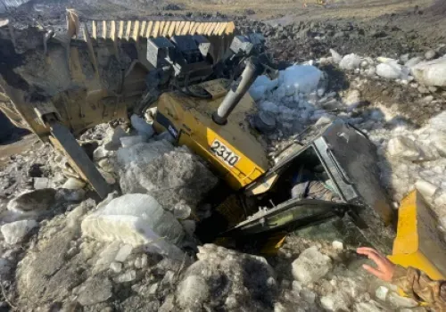 Водитель бульдозера погиб в Зейском районе после провала под лед