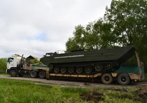Плавающие транспортеры везут в Магдачинский и Зейский районы