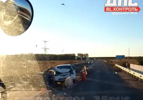 Автомобиль попал в ДТП на стройплощадке трассы Благовещенск-Гомелевка