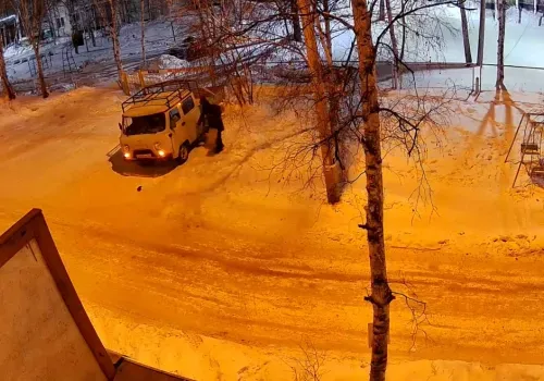 Сигнализацию на авто установил житель Тынды из-за сливальщиков бензина