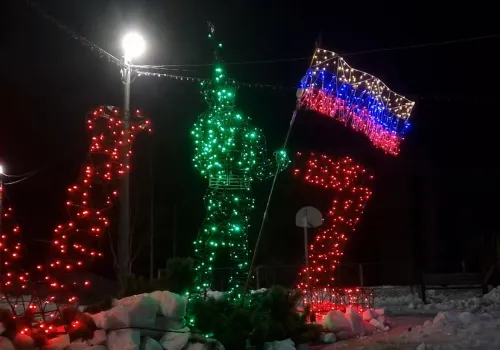 Скульптура военнослужащего СВО с подсветкой появилась в Амурской области