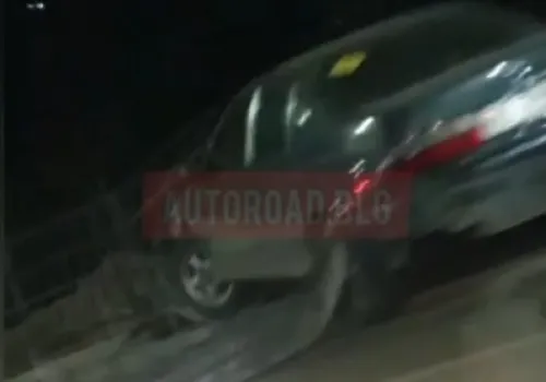 Автомобиль чуть не улетел в реку в результате ДТП в Благовещенске