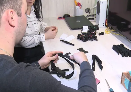 Жгуты, изготовленные на 3D-принтере, отправили в зону СВО амурские волонтеры