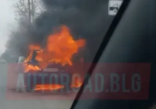Автомобиль сгорел в центре Благовещенска