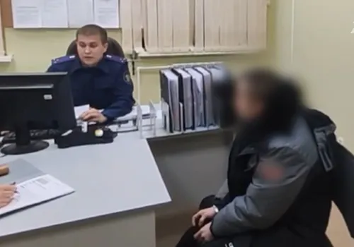 В Амурской области мужчина избивал и запирал в погребе дочь своей сожительницы