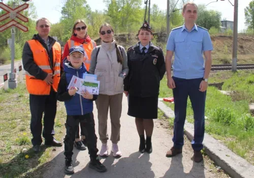 Профилактические рейды и уроки безопасности проводят железнодорожники перед школьными каникулами