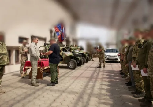Медали за освобождение Мариуполя вручил в зоне СВО вице-премьер Юрий Трутнев