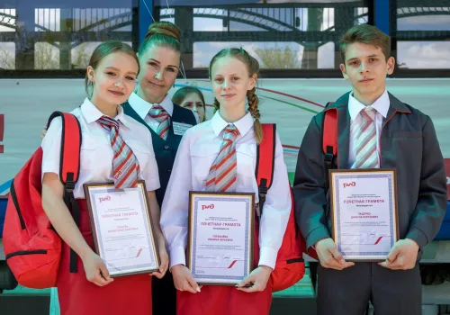 Более 400 юных железнодорожников Свободненской детской железной дороги прошли производственную практику этим летом