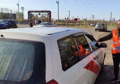 Работники ЗабЖД призвали водителей Белогорска быть бдительными при пересечении переездов