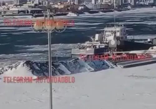 Пассажирское судно для международных перевозок село на мель в Приамурье
