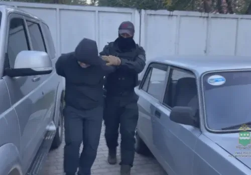 Сирота осталась без жилья и денег после знакомства с жителем Благовещенска