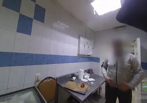 Разбойник оставил без одежды постояльца гостиницы в Благовещенске