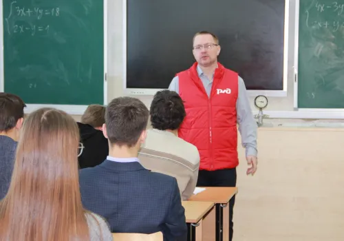 В Свободном сотрудники Забайкальской магистрали рассказали школьникам о правилах безопасности на железной дороге