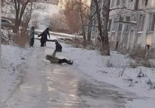 Фекальные потоки несколько лет "соседствуют" с жителями Райчихинска