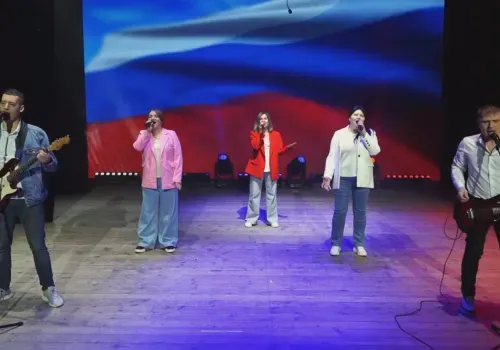 Амурчане объединились в группу и спели для конкурса песню участника СВО