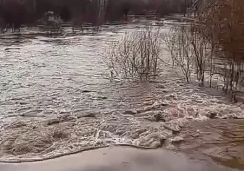 Вода перекрыла проезд в Мазановском районе