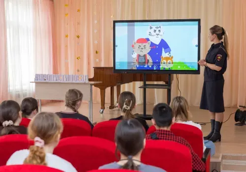 ЗабЖД объявила конкурс детских плакатов о безопасности на железнодорожном транспорте