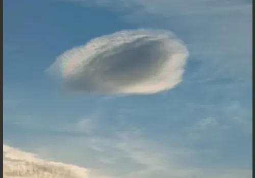 Радужные облака появились в небе над Амурской областью