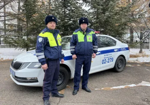 Сотрудники ГИБДД быстро доставили в больницу амурчанина с поврежденной рукой