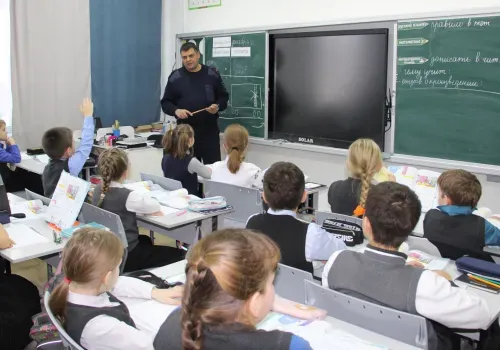 Железнодорожники провели для амурских школьников уроки безопасности