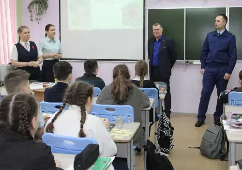 Сотрудники Забайкальской магистрали провели интерактивный урок безопасности для школьников города Свободный