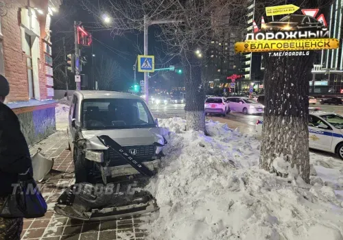 Жесткое ДТП в Благовещенске попало на кадры очевидцев