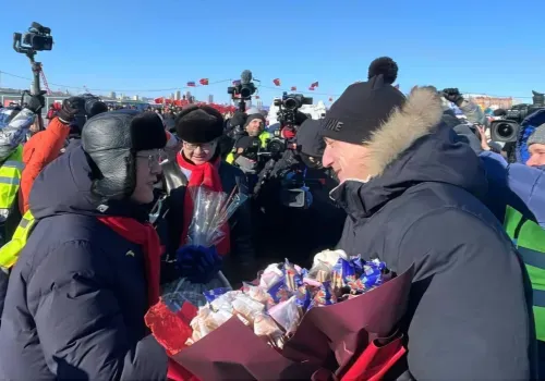 Мороженым амурского производства угостили иностранцев в Благовещенске